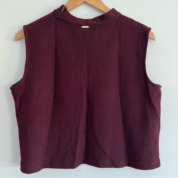 ST. JOHN x Marie Gray Burgundy Black Knit Cropped Mock Neck Sleeveless Top Sz L - Picture 4 of 15